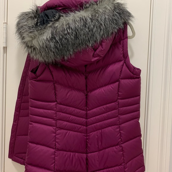 NWOT WOMENS PURPLE COLUMBIA-SPORTSWEAR METALLIC OMNI-HEAT FLUFFY DOWN HOOD VEST - Picture 6 of 11